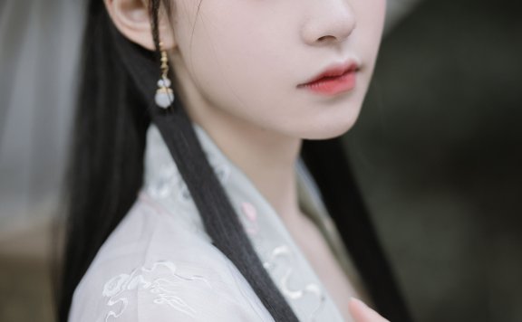 NYYan 草屋下楚楚动人白衣女子 唯美清新美少女图气质妹子古风汉服文化美女照