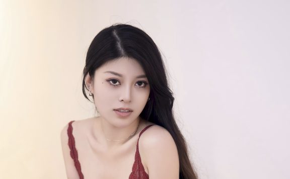 四月月写真图集合集2套158P 1.25GB